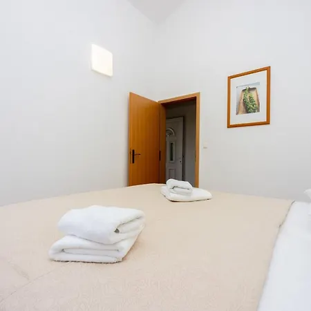 Porto Apartman *